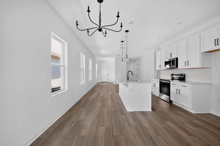 Spacious, unfurnished interior of a new home in Catamaran Cove, Rockledge (Image 12).