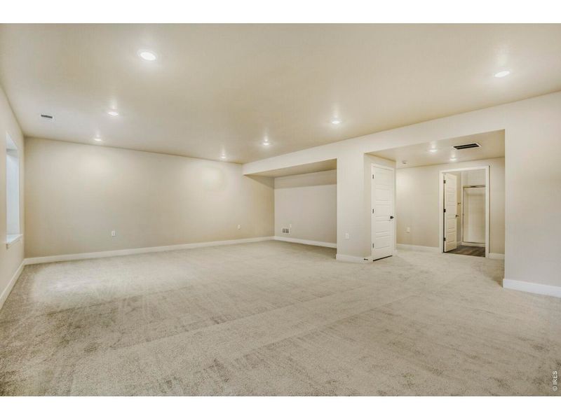 Spacious, unfurnished interior of a new home in , Fort Collins (Image 44).