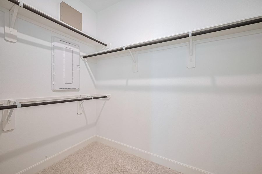 Spacious, unfurnished interior of a new home in Lago Mar, Texas City (Image 26).