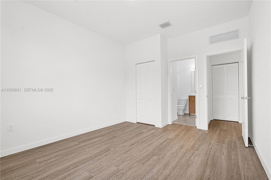 Spacious, unfurnished interior of a new home in , Miami (Image 39).