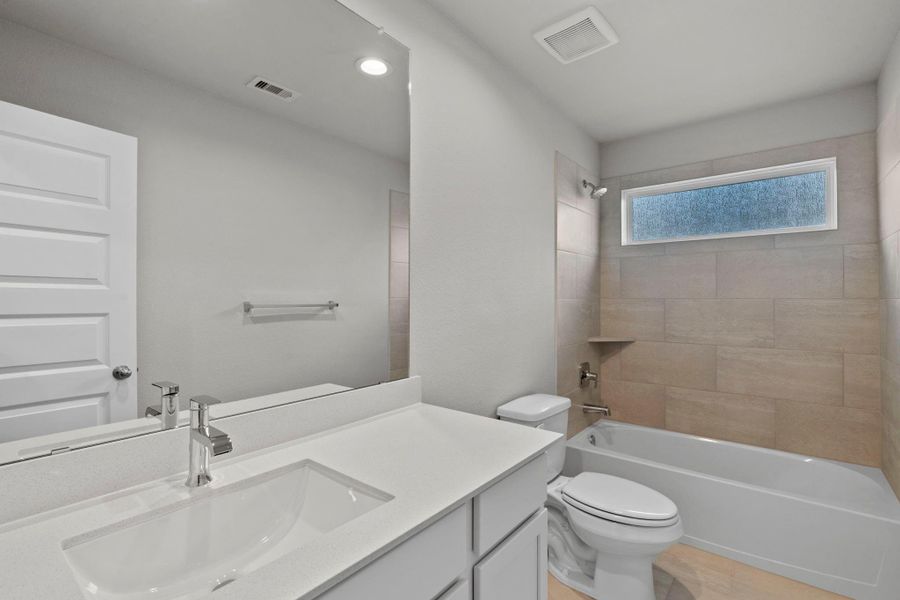 Furnished interior view inside a new home in Briarwood Crossing, Rosenberg (Image 6).