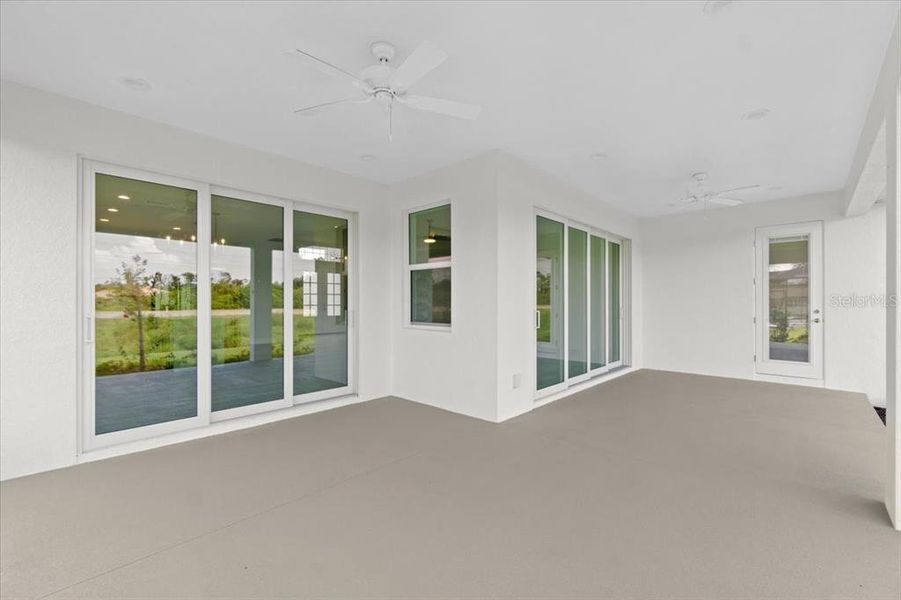 Spacious, unfurnished interior of a new home in , Englewood (Image 19).