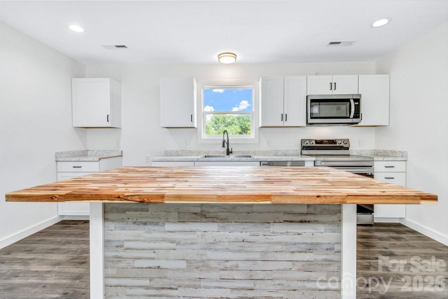 Furnished interior view inside a new home in , Marion (Image 7).