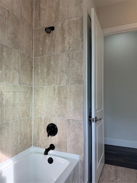 Spacious, unfurnished interior of a new home in , Labelle (Image 51).