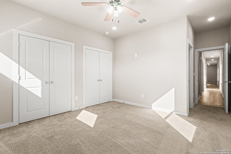 Spacious, unfurnished interior of a new home in , San Antonio (Image 33).