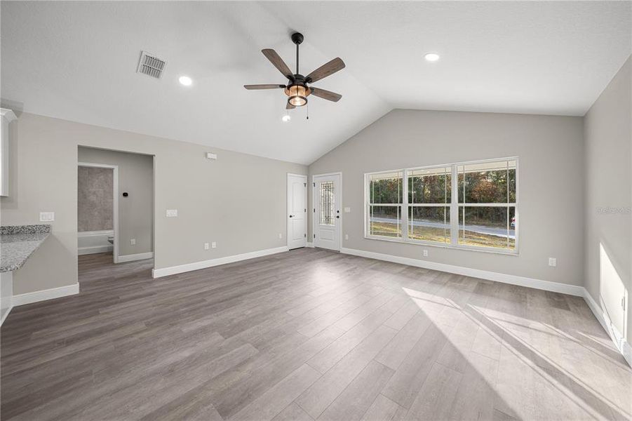 Spacious, unfurnished interior of a new home in , Williston (Image 14).