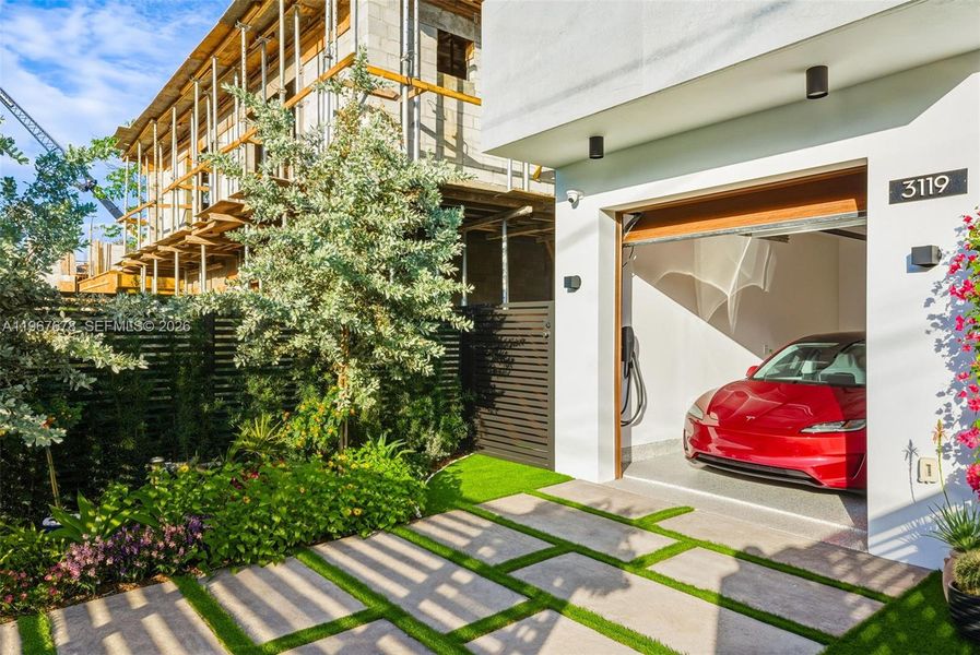 Exterior details and patio area of a home in , Miami (Image 61).