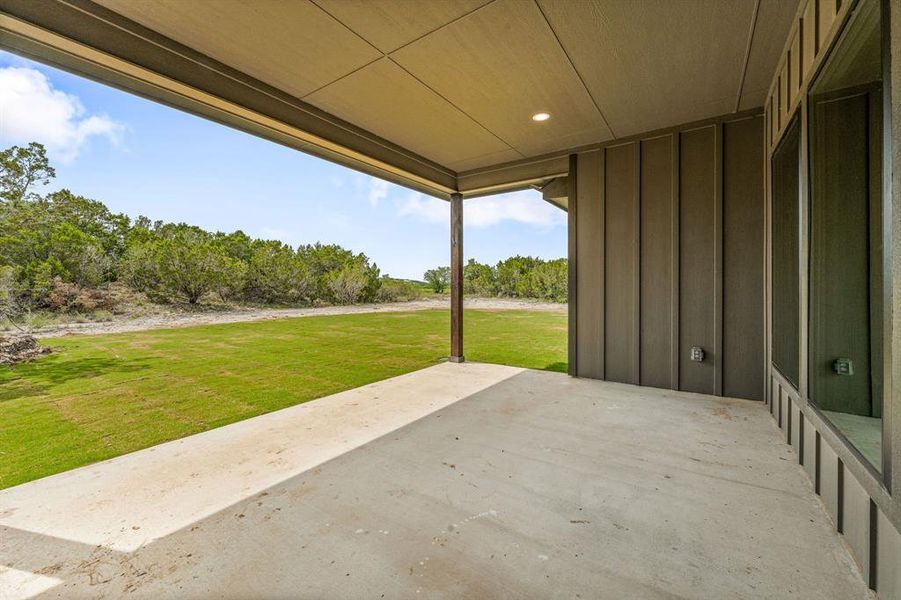 Exterior details and patio area of a home in , Bluff Dale (Image 4).