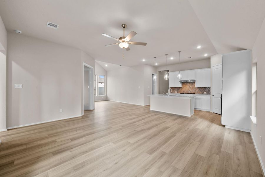 Spacious, unfurnished interior of a new home in Pomona 50' & 55', Manvel (Image 27).