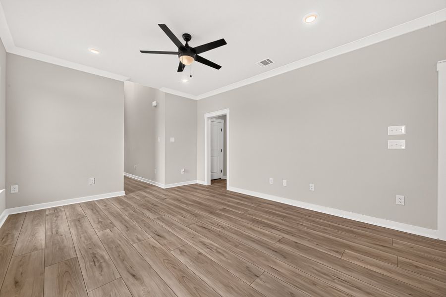 Spacious, unfurnished interior of a new home in Aldeana, Bonney (Image 34).