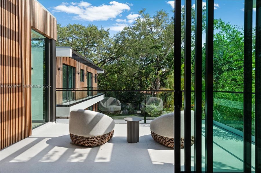 Exterior details and patio area of a home in , Miami (Image 34).