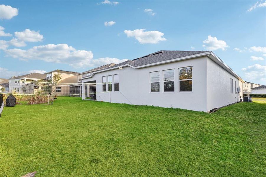 Exterior details and patio area of a home in , Apopka (Image 28).