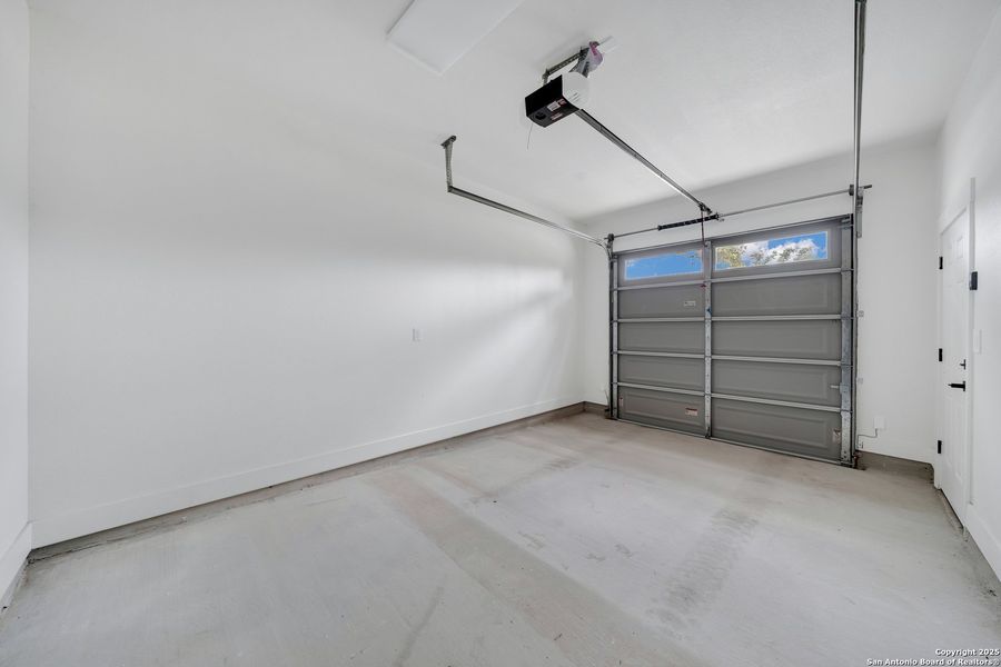 Spacious, unfurnished interior of a new home in , Spring Branch (Image 13).