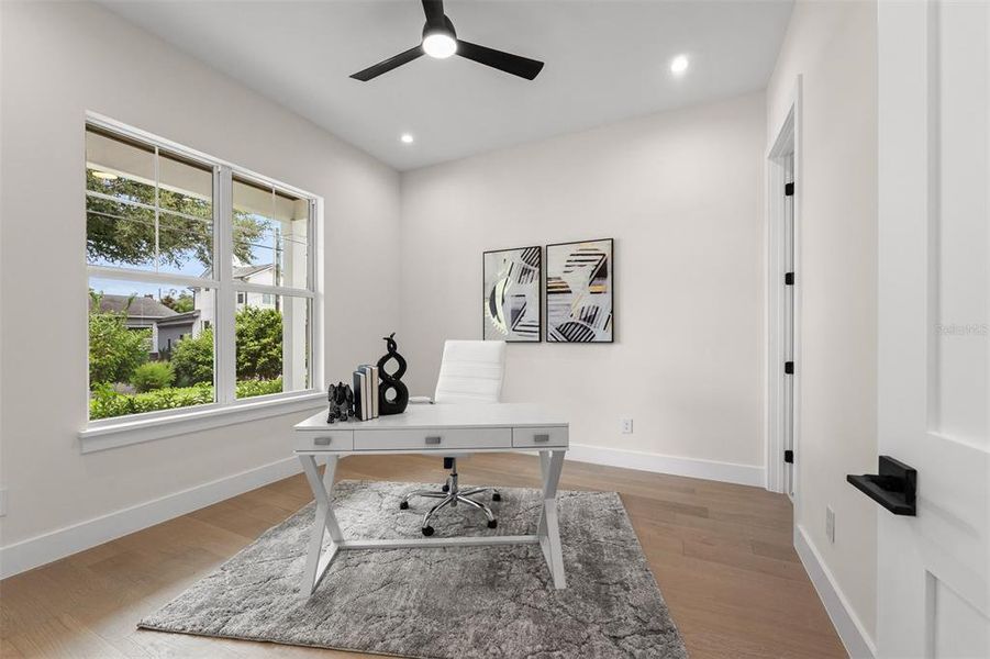 Furnished interior view inside a new home in , Orlando (Image 32).