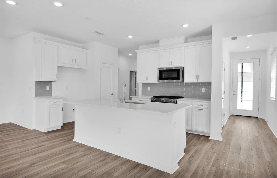 Representative furnished interior of a home built from the Drayton Select by Pulte Homes in Lakeview Estates, Palm Coast (Image 5).