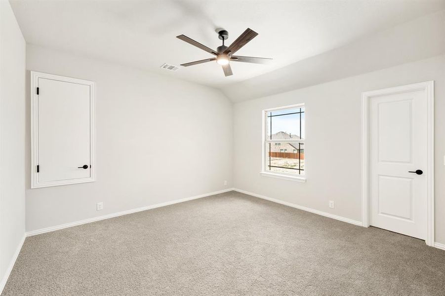 Spacious, unfurnished interior of a new home in The Oaks, Red Oak (Image 30). Spacious, unfurnished interior of a new home in The Oaks, Red Oak (Image 30).