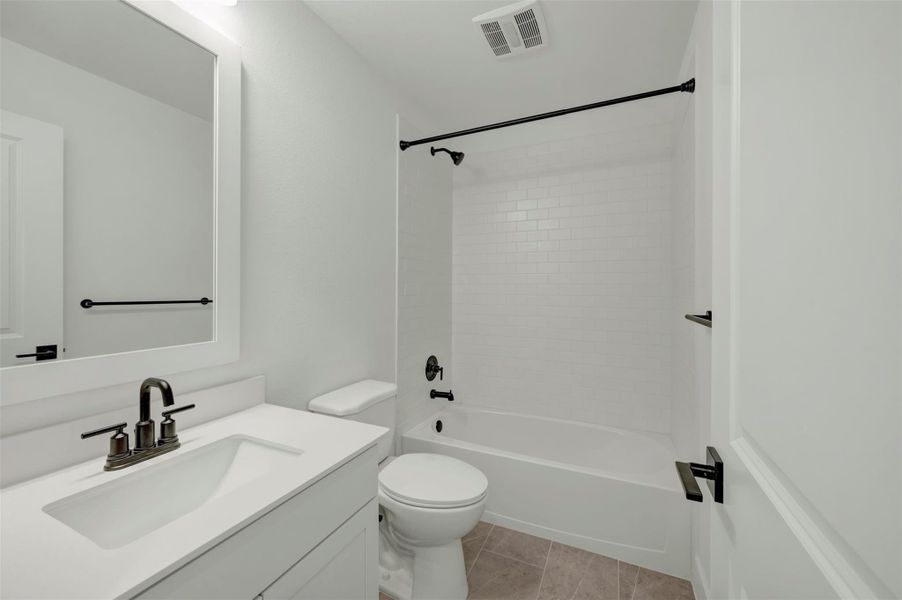 Hall bath (*Photo not of actual home and used for illustration purposes only.) Hall bath (*Photo not of actual home and used for illustration purposes only.)
