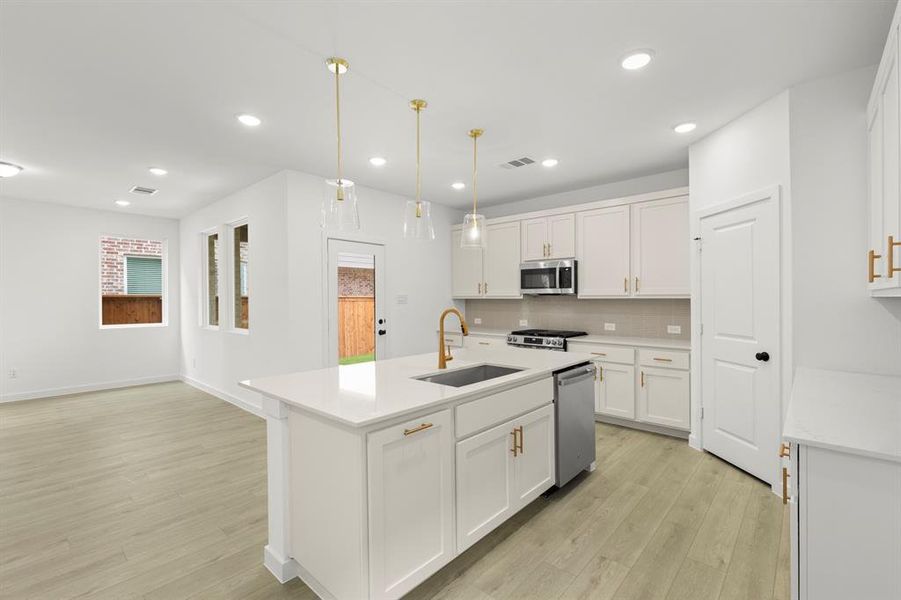 08. 14201 Gallatin - Kitchen (3)