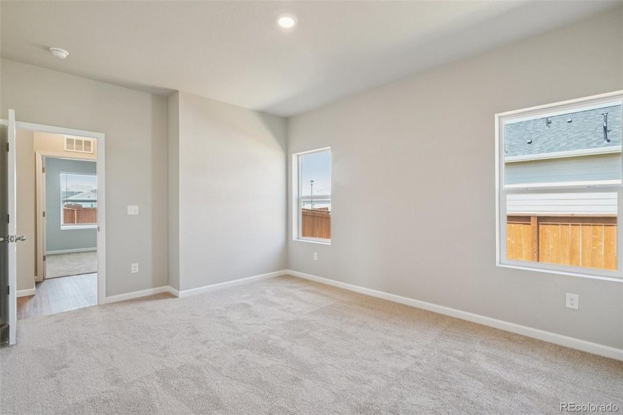 Spacious, unfurnished interior of a new home in Wolf Creek Run, Strasburg (Image 14).