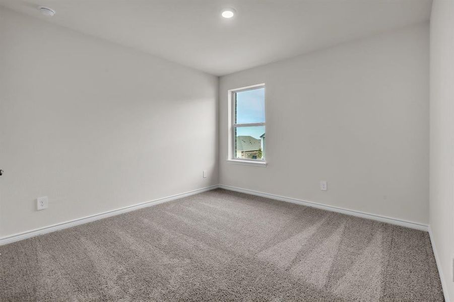 Spacious, unfurnished interior of a new home in The Landing at Hidden Lakes, McKinney (Image 30).