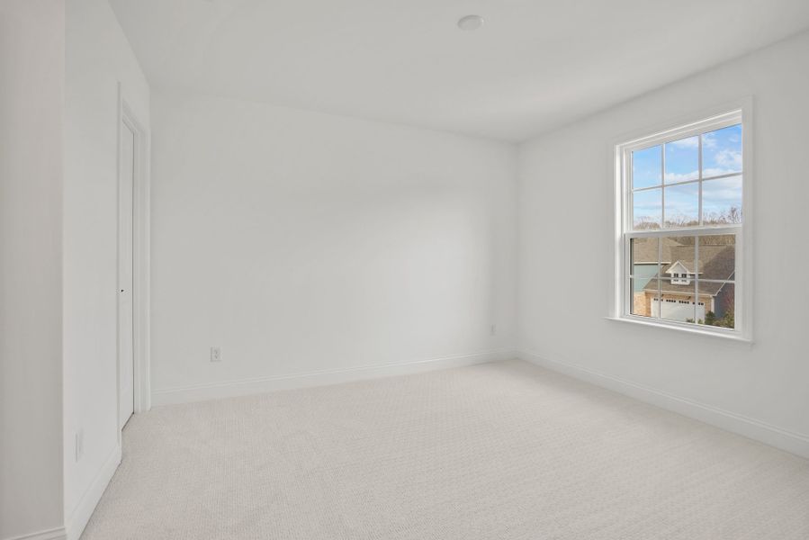 Spacious, unfurnished interior of a new home in Forest Creek, Waxhaw (Image 73).