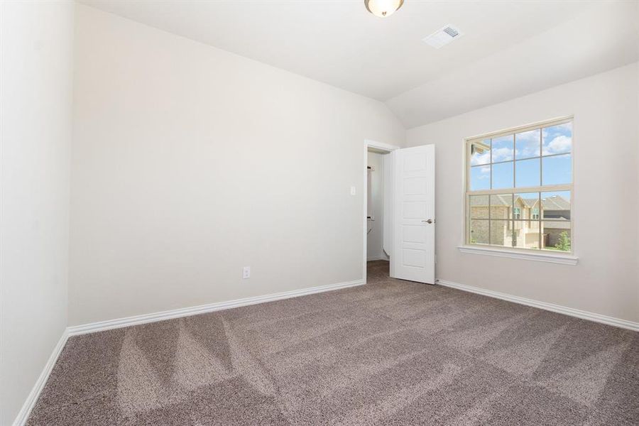 Spacious, unfurnished interior of a new home in Courts Of Bonnie Brae, Denton (Image 20).