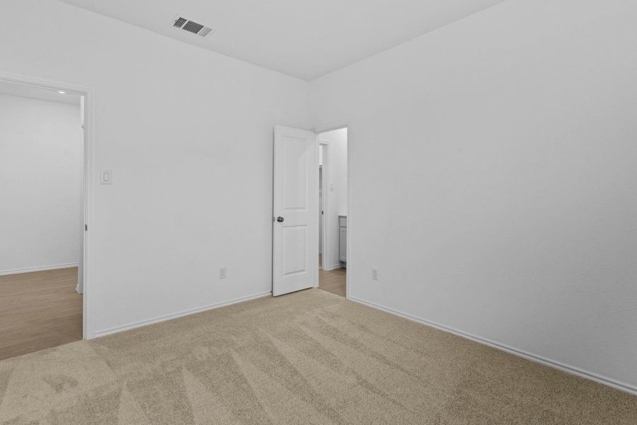 Spacious, unfurnished interior of a new home in Clayton Ranch, Copperas Cove (Image 15).
