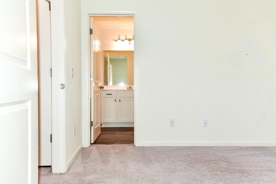 Spacious, unfurnished interior of a new home in , Summerville (Image 20).