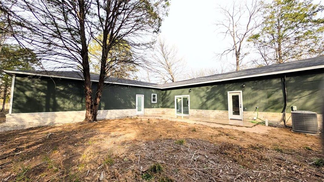 nice patio and yard for your enjoyment nice patio and yard for your enjoyment