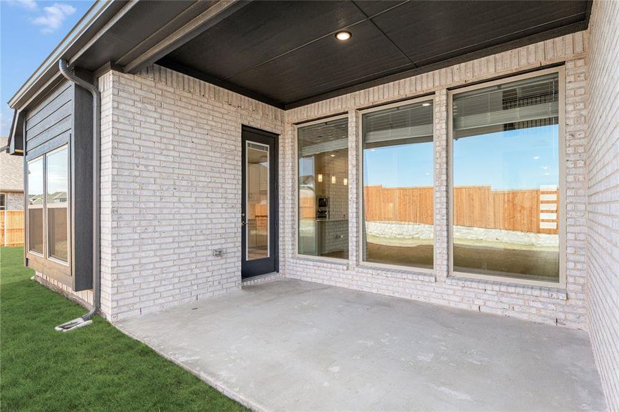 Exterior details and patio area of a home in Sutton Fields, Celina (Image 4).