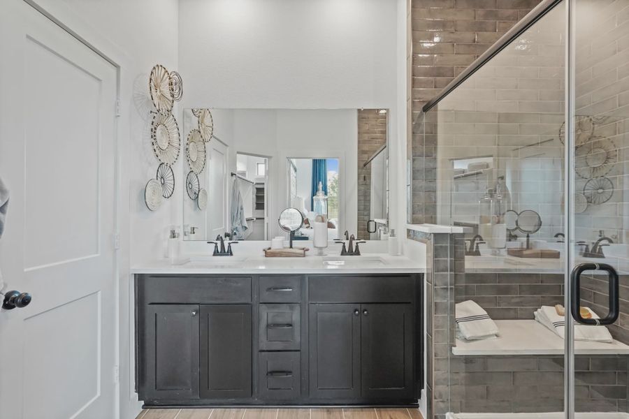 Representative furnished interior of a home built from the Versailles by Chesmar Homes in Sienna Chateau, Missouri City (Image 7).