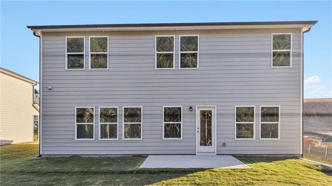 Exterior details and patio area of a home in Ivey Township, Dallas (Image 29).