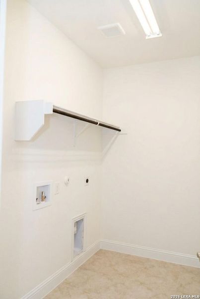 Spacious, unfurnished interior of a new home in , Marion (Image 15).