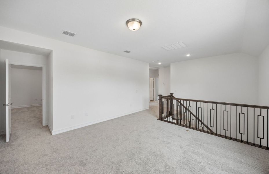 Spacious, unfurnished interior of a new home in Wilson Creek Meadows, Celina (Image 20).
