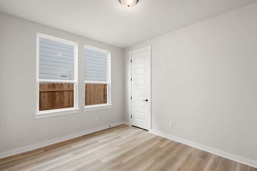 Spacious, unfurnished interior of a new home in Lagos Reserve, Manor (Image 18).