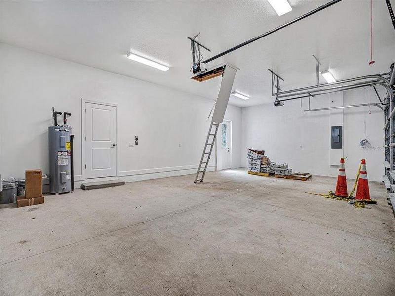 Spacious, unfurnished interior of a new home in , Safety Harbor (Image 23).