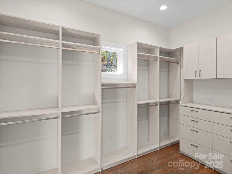 Furnished interior view inside a new home in , Arden (Image 30).