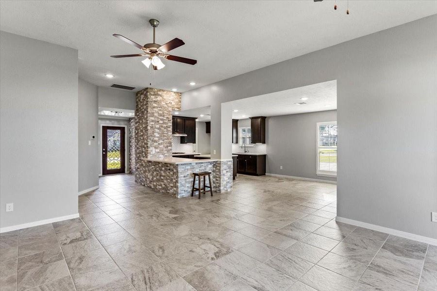 Spacious, unfurnished interior of a new home in , League City (Image 25). Spacious, unfurnished interior of a new home in , League City (Image 25).