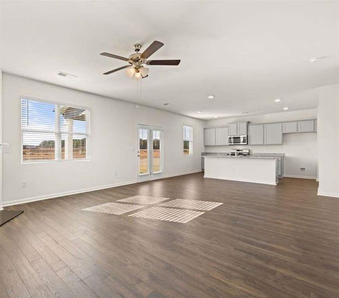 Spacious, unfurnished interior of a new home in Locust Grove Station - Cedar Ridge, Locust Grove (Image 17).