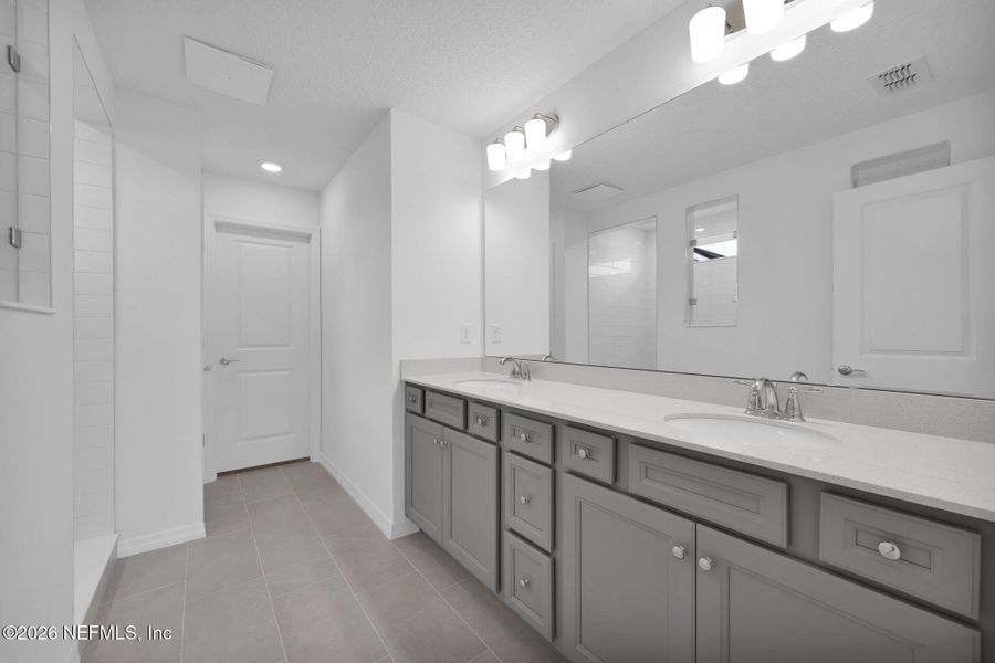 Furnished interior view inside a new home in Murray Farms, Middleburg (Image 12).