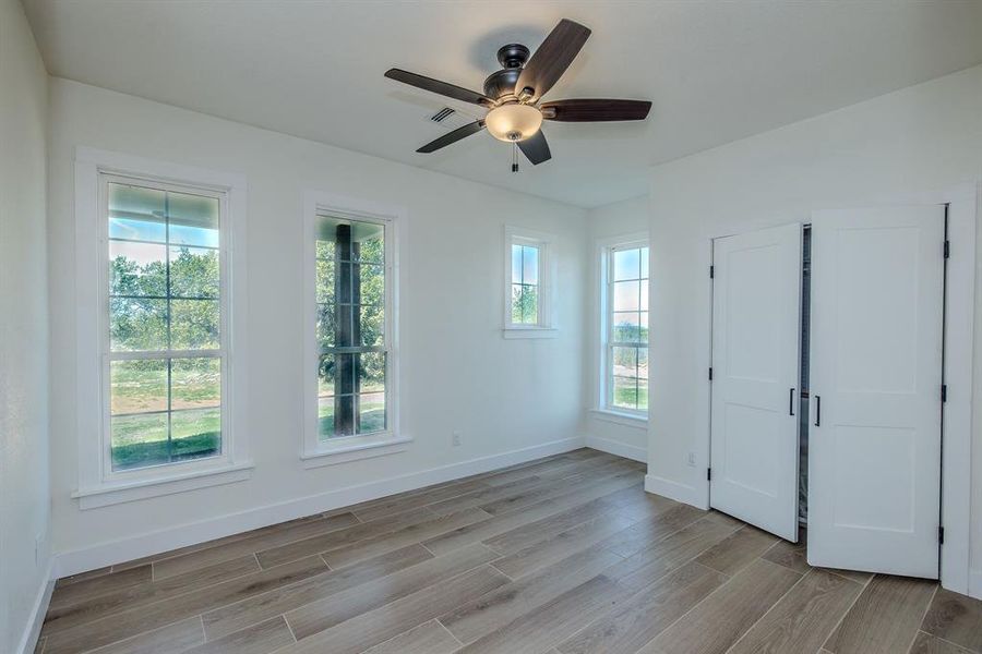 Spacious, unfurnished interior of a new home in , Graford (Image 23).