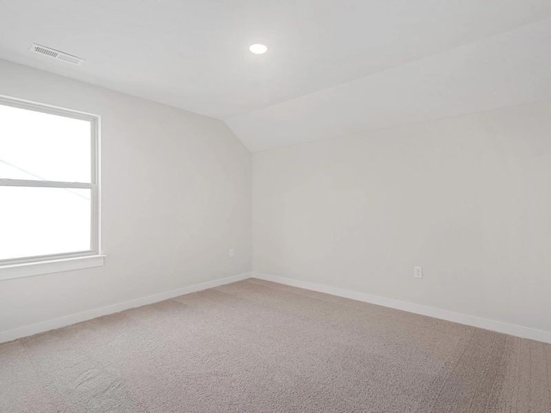 Spacious, unfurnished interior of a new home in Calista Farms, White House (Image 26).