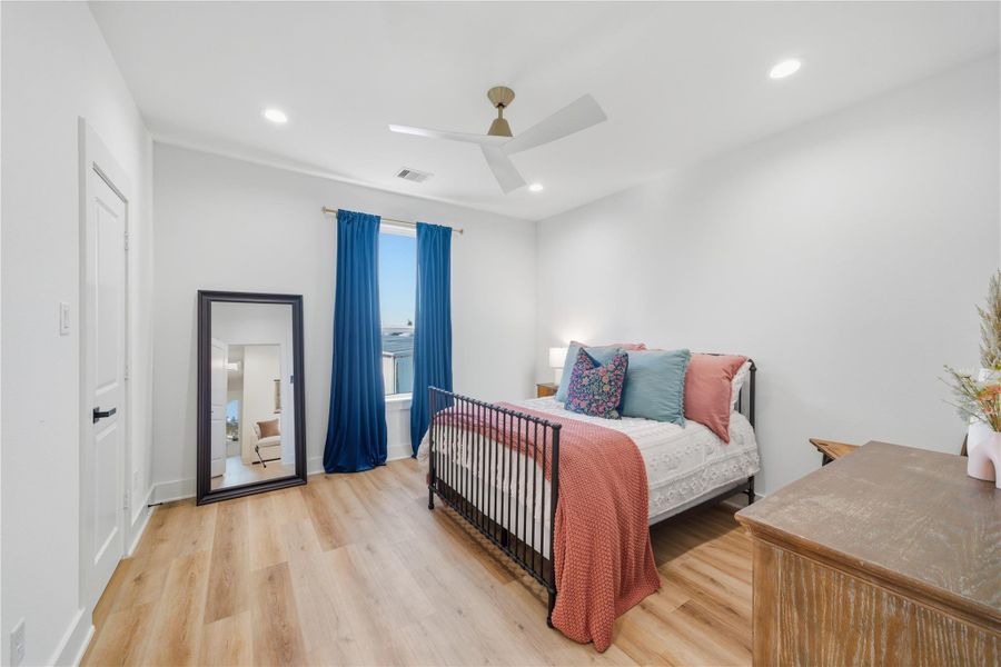 Furnished interior view inside a new home in , Houston (Image 16). Furnished interior view inside a new home in , Houston (Image 16).