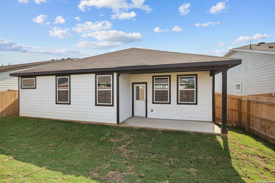 Exterior details and patio area of a home in Hiddenbrooke, Seguin (Image 3).
