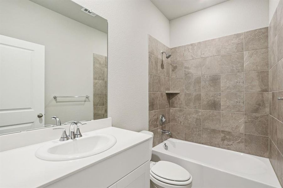 Furnished interior view inside a new home in River Ridge, Crandall (Image 9).