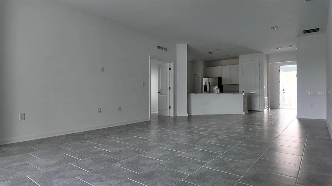 Spacious, unfurnished interior of a new home in Cascades: Grand Collection, Davenport (Image 6).