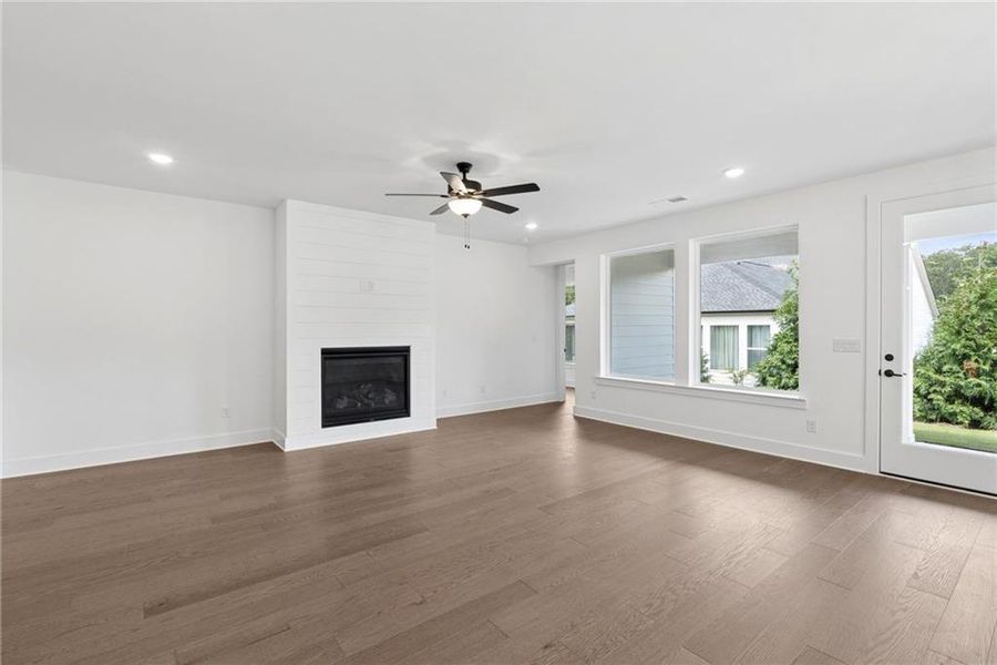 Spacious, unfurnished interior of a new home in Maple Grove at Towne Lake, Woodstock (Image 15). Spacious, unfurnished interior of a new home in Maple Grove at Towne Lake, Woodstock (Image 15).