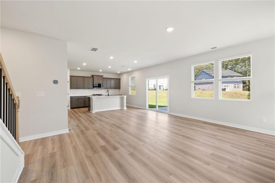 Spacious, unfurnished interior of a new home in Oak Grove Glen, Snellville (Image 23). Spacious, unfurnished interior of a new home in Oak Grove Glen, Snellville (Image 23).