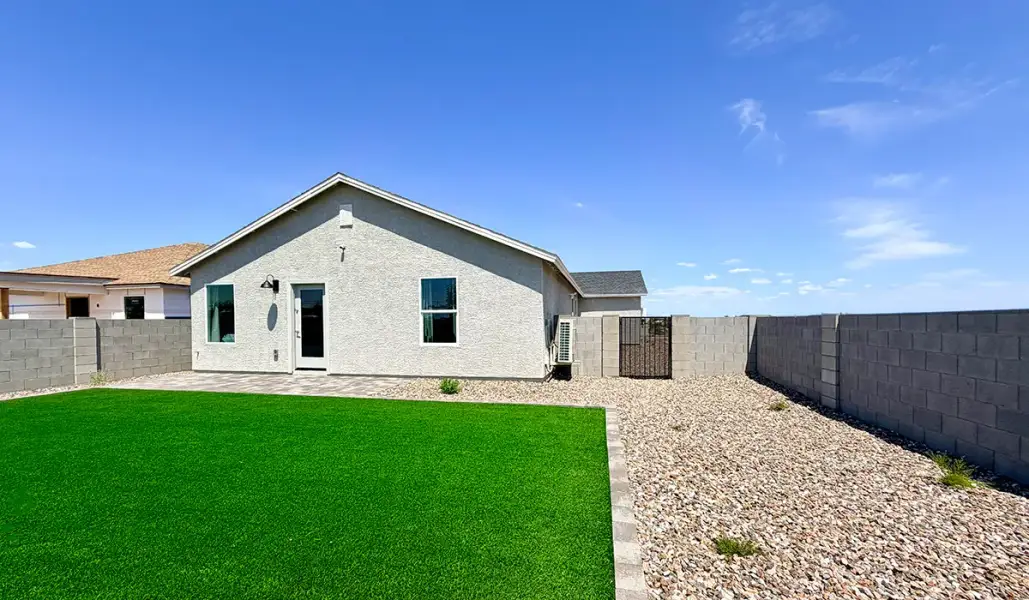 Exterior details and patio area of a home in Sorrel Ridge Estates, Tucson (Image 3).