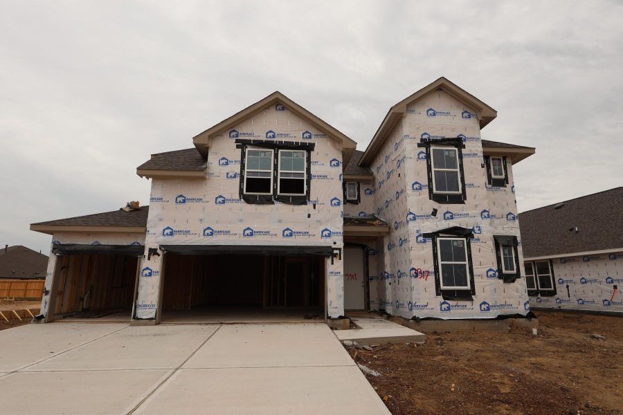 Two story home with 5 beds, 4.5 baths, and 4 car tandem garage Two story home with 5 beds, 4.5 baths, and 4 car tandem garage